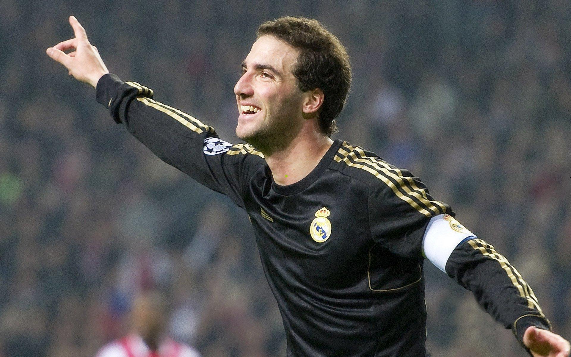 利物浦迎来变革风暴，名帅空降，萨拉赫时代或告终