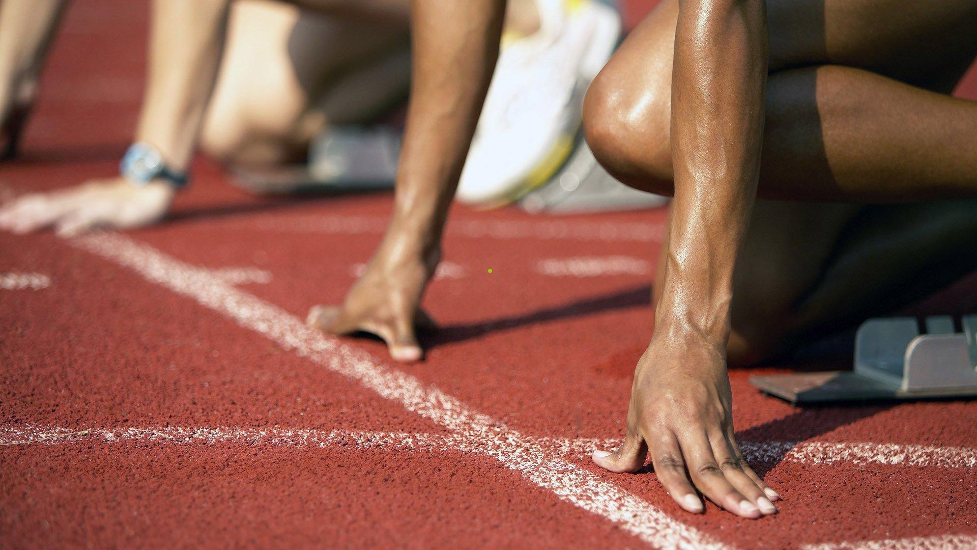 华体会_杨瀚森双重征服，空接暴扣折服教练，仗义执言赢取队友